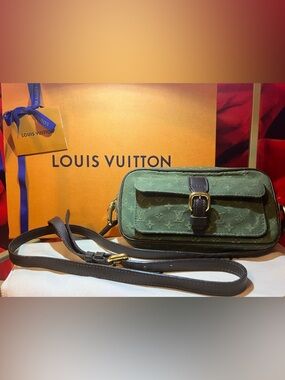 Louis Vuitton Juliette MM Monogram Mini Lin Canvas Handbag